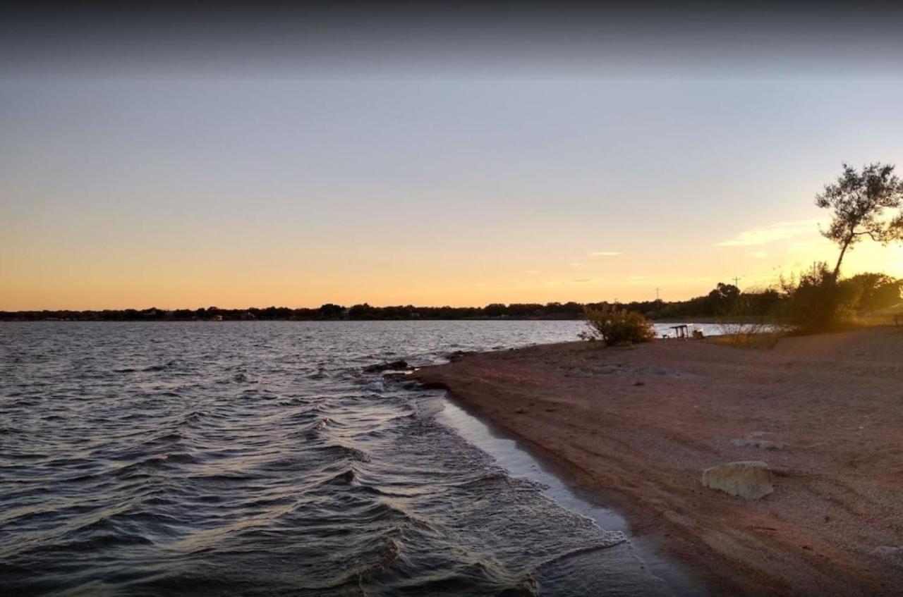 Ranchette Apartment- Beach Access Small Lake View Buchanan Dam Екстер'єр фото
